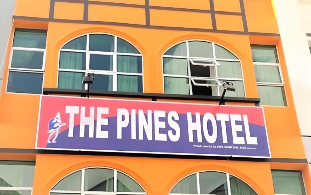 The Pines Hotel Kampung Kuala Terla Bagian luar foto