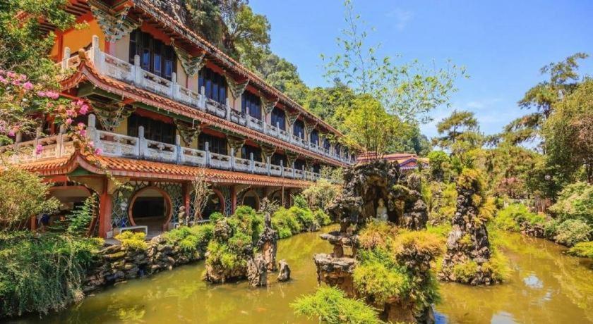 The Pines Hotel Kampung Kuala Terla Bagian luar foto