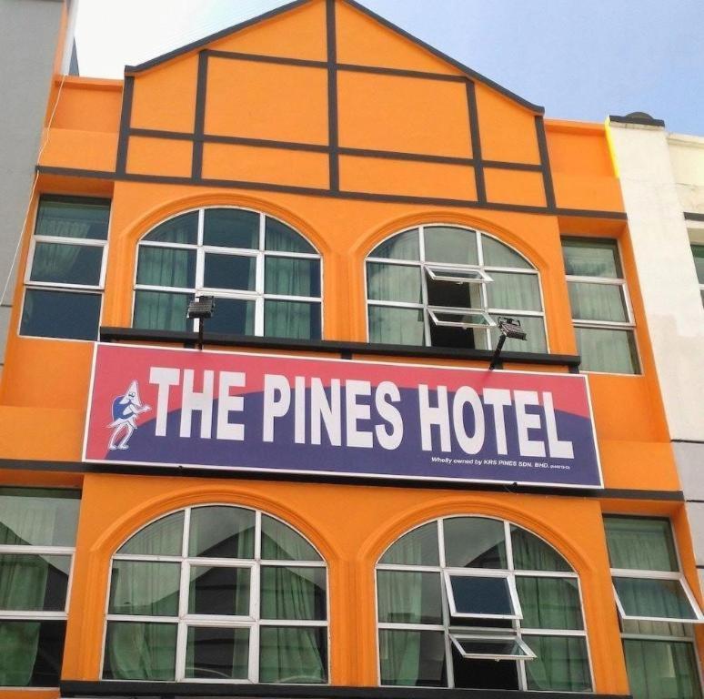 The Pines Hotel Kampung Kuala Terla Bagian luar foto