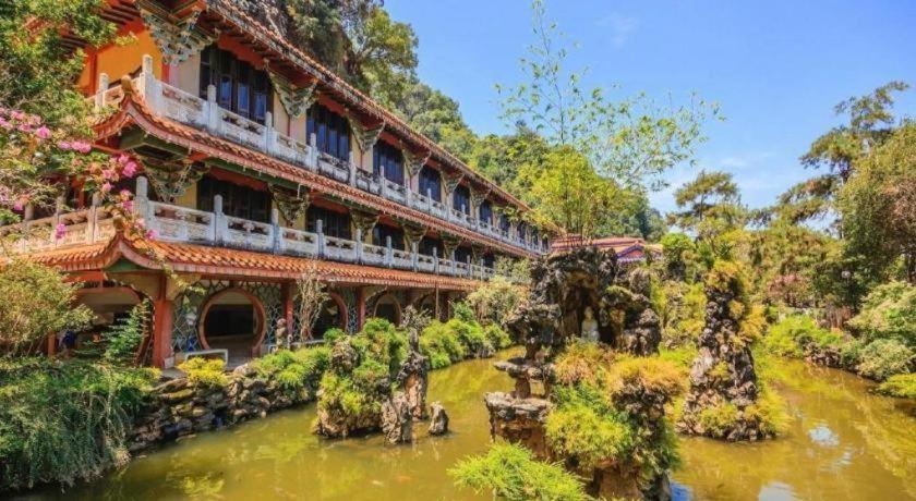 The Pines Hotel Kampung Kuala Terla Bagian luar foto